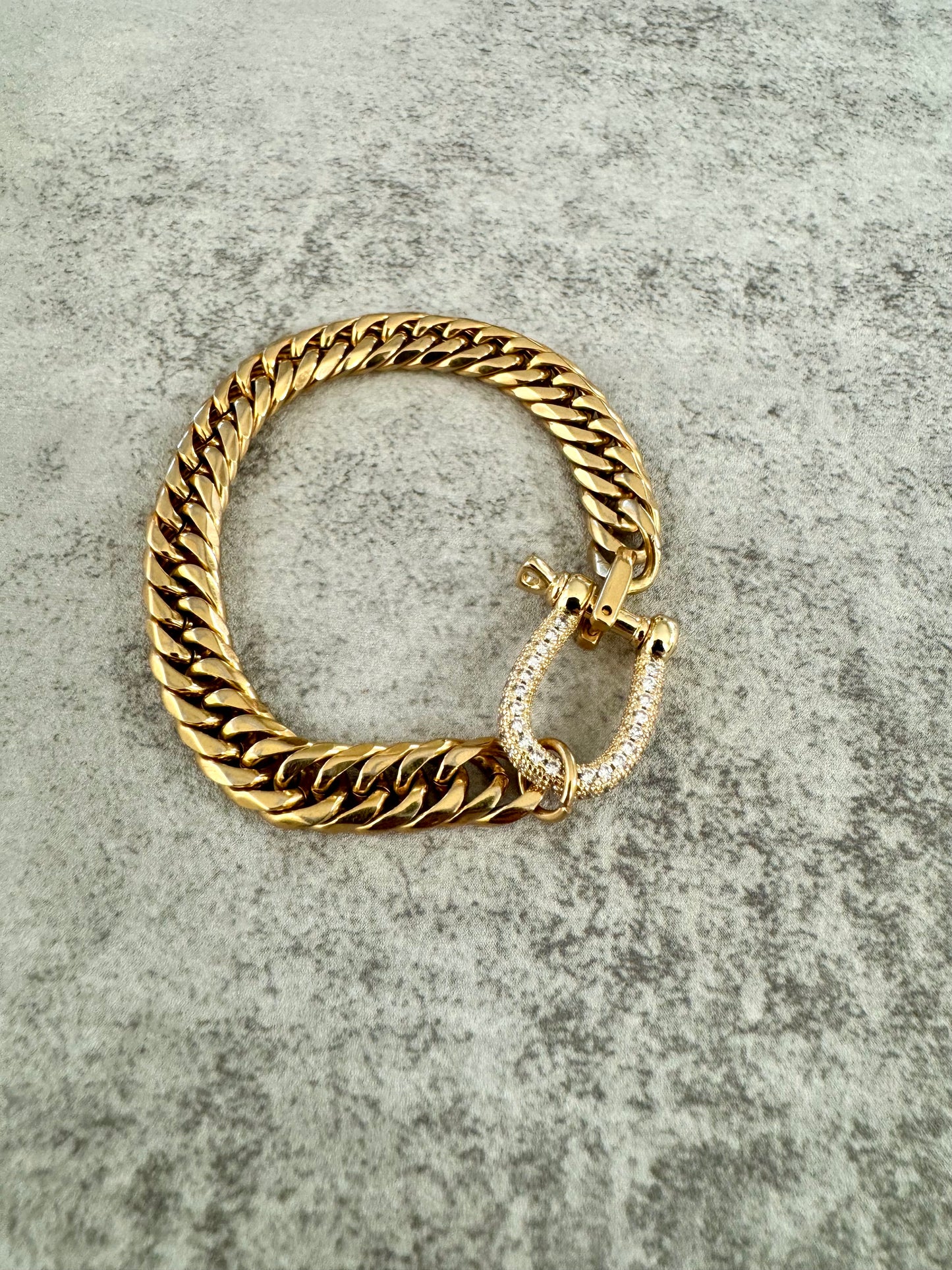 Cuban Link Rhinestone Clasp Bracelet